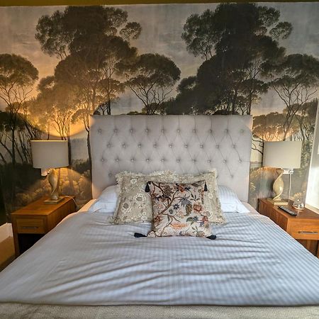 The Duke Hotel Hilmarton Bagian luar foto