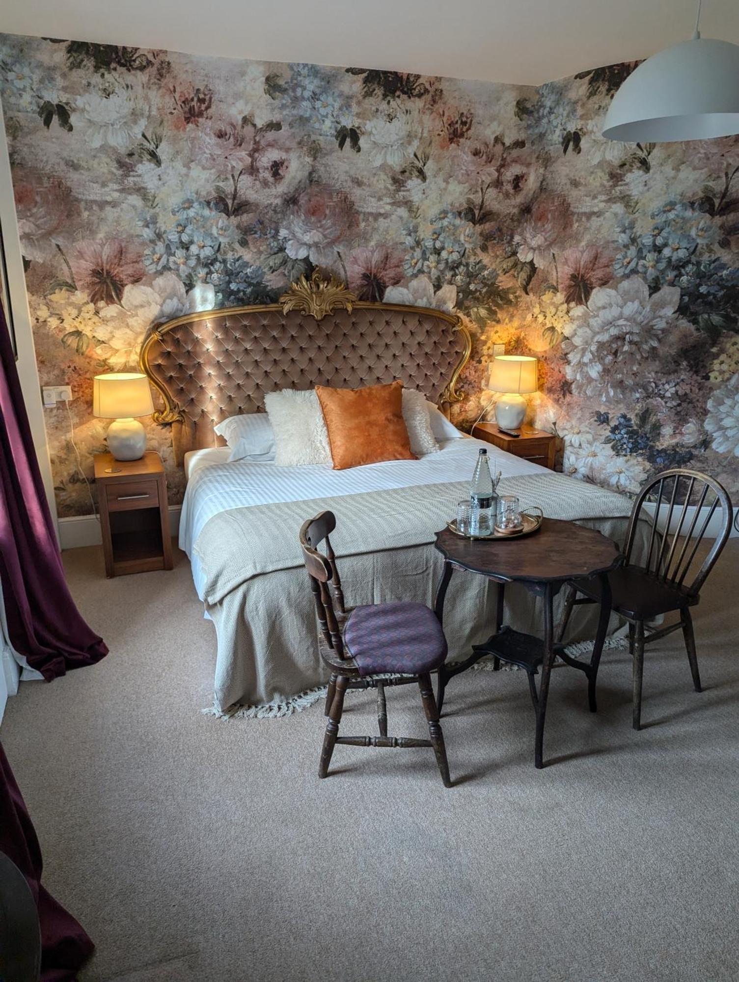 The Duke Hotel Hilmarton Bagian luar foto