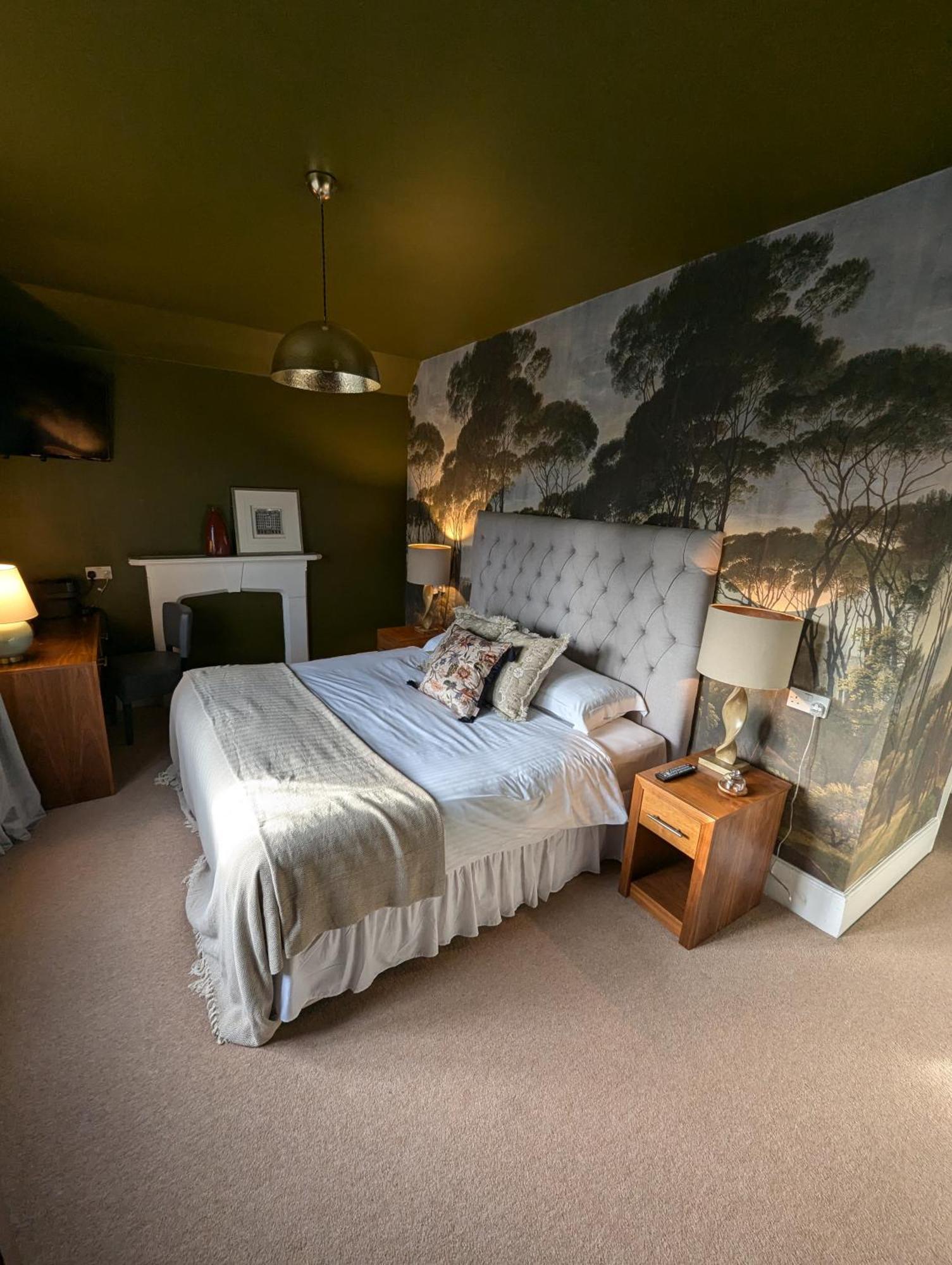 The Duke Hotel Hilmarton Bagian luar foto