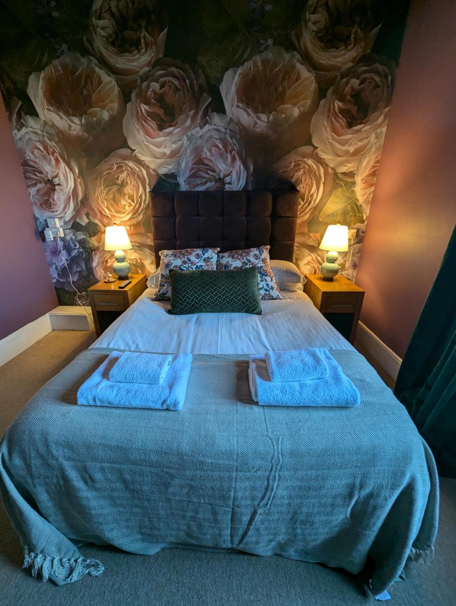 The Duke Hotel Hilmarton Bagian luar foto